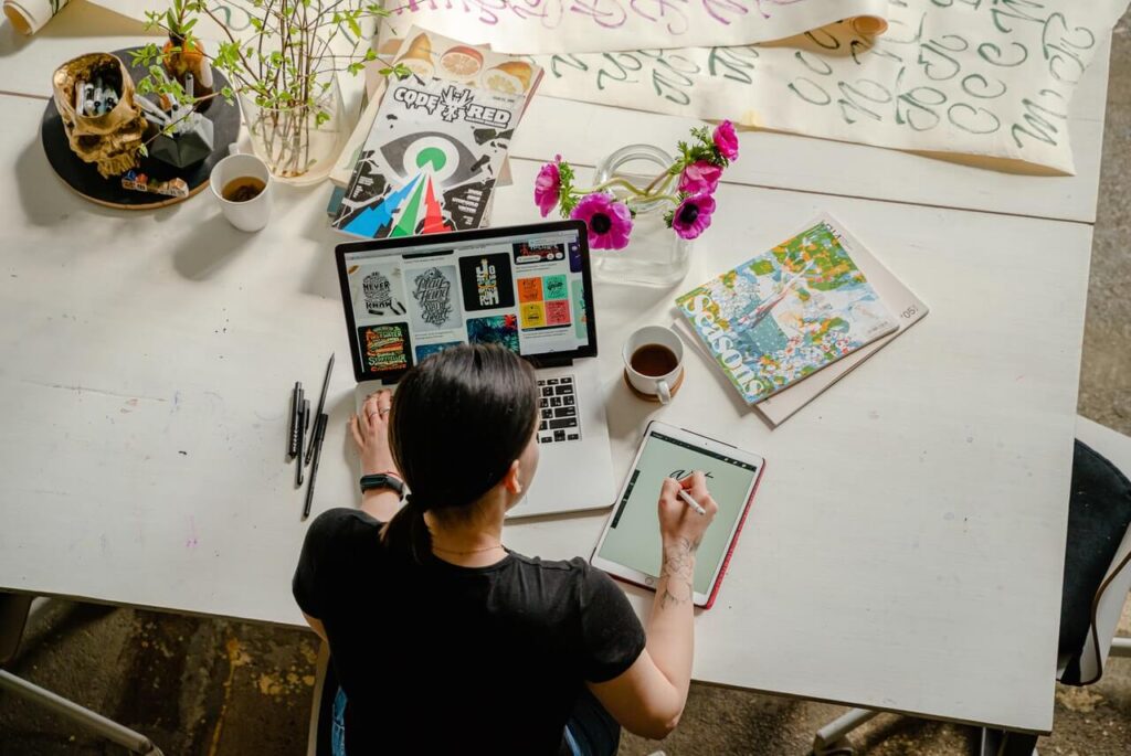 Content writing for online shopping websites 3 Visual content enhances your writing