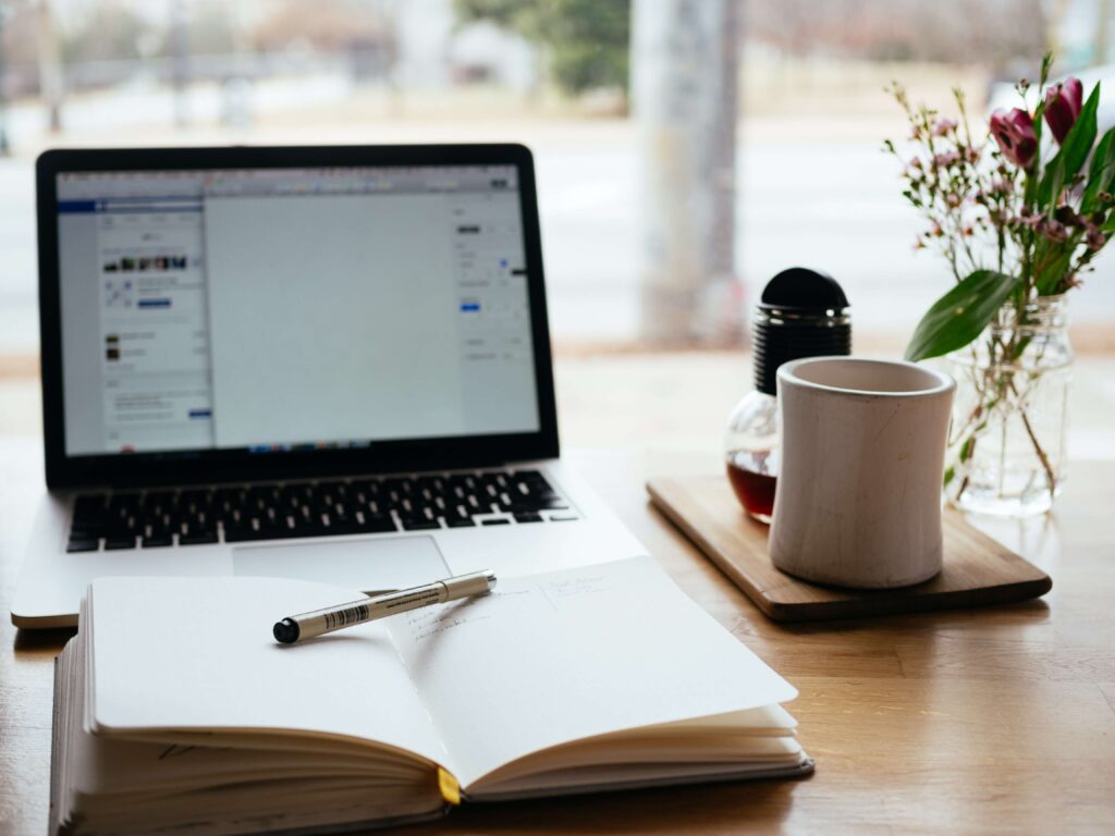 4 Powerful Secrets of Content Writing For E-Commerce Sites 1 Iconic Digital 1