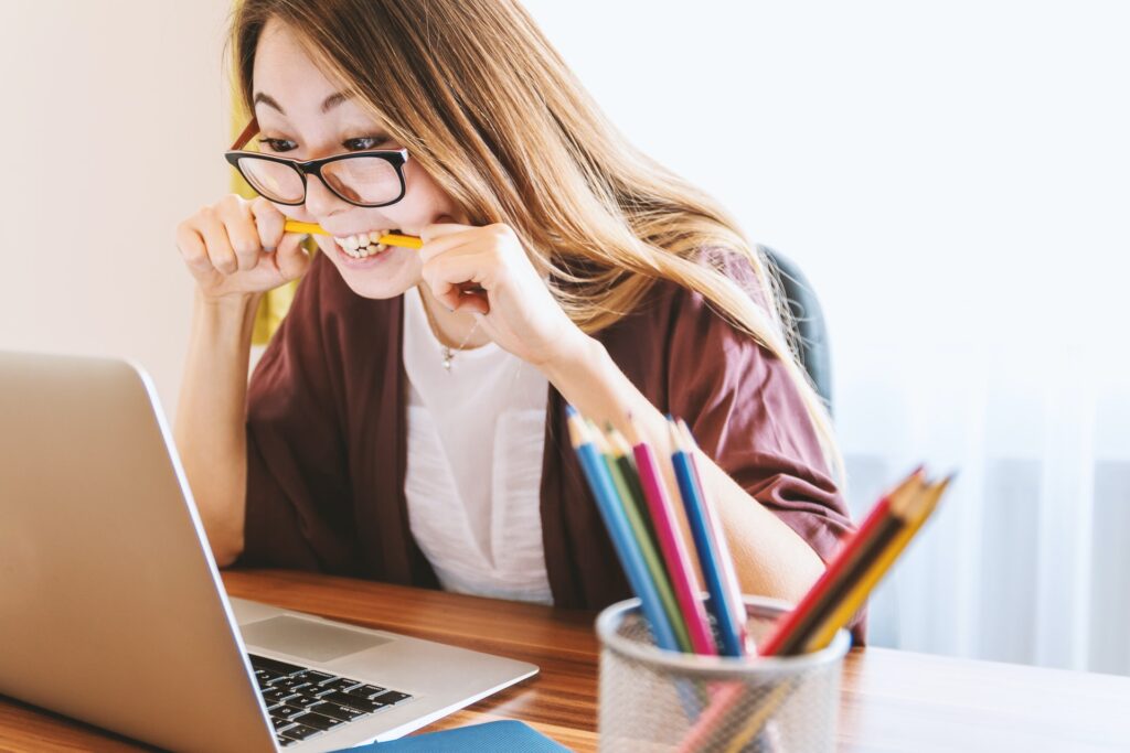 What is the best free website builder for small business? 2 Low learning curve