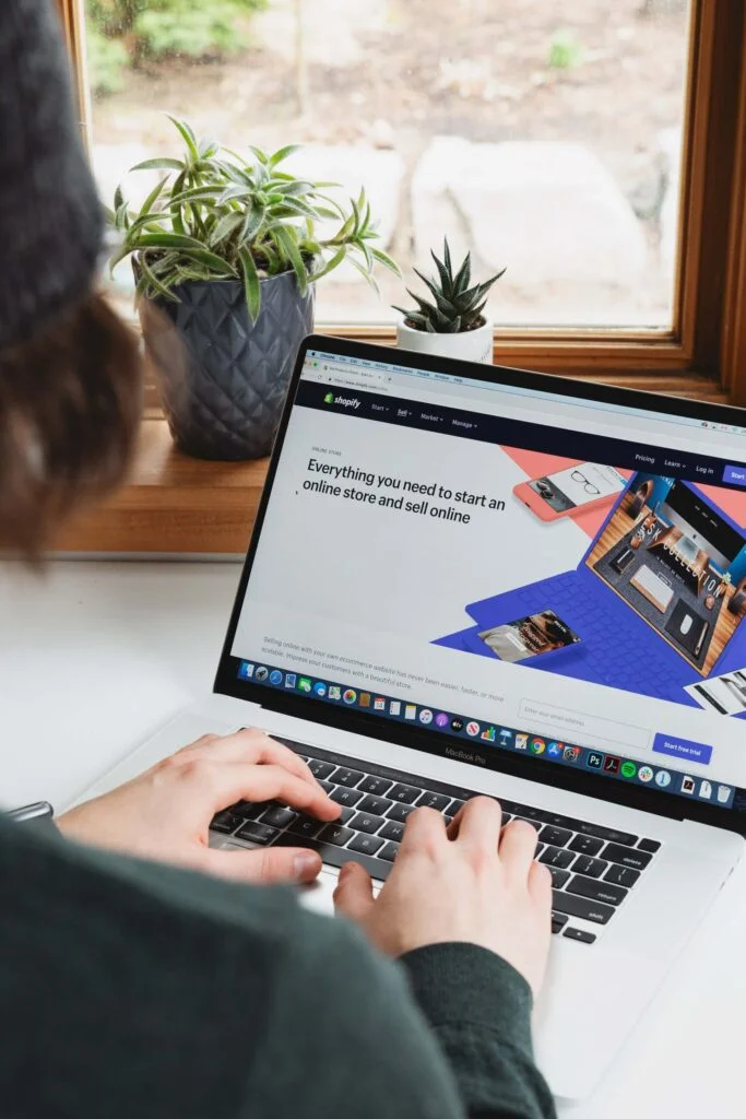 25 Must Have Features of A Good E-Commerce Website